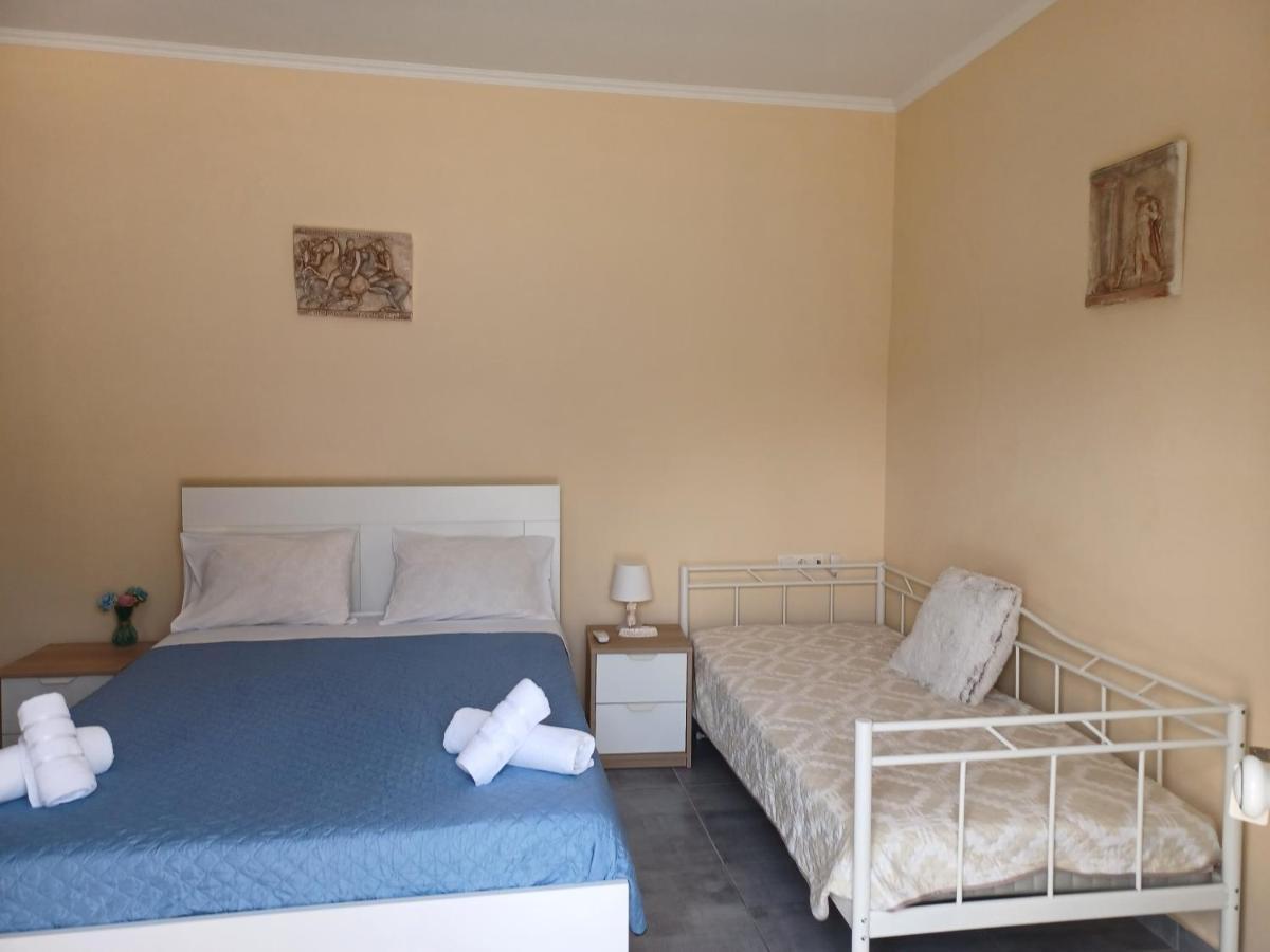 George Studios 1 Ипсос Экстерьер фото
