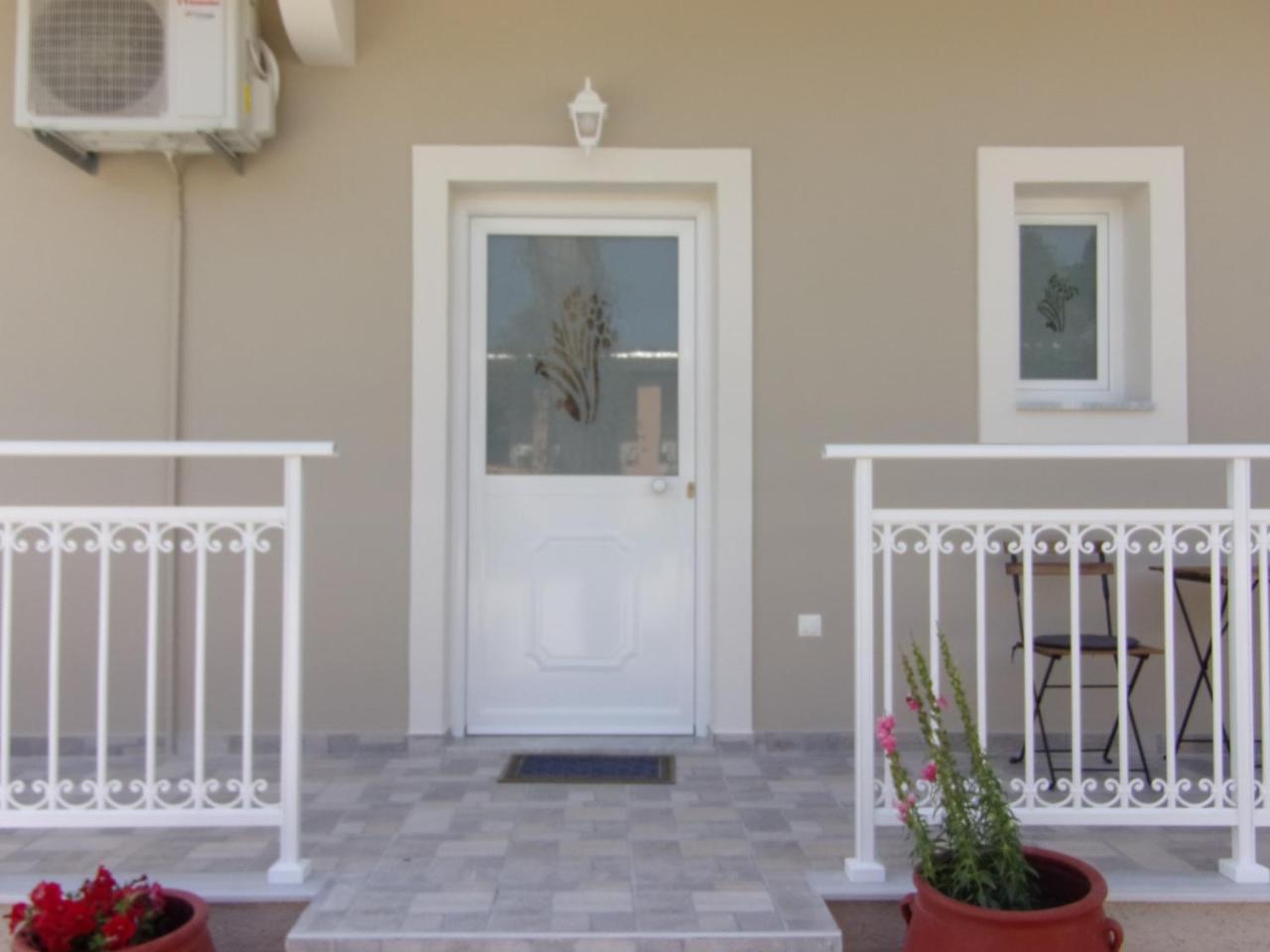 George Studios 1 Ипсос Экстерьер фото