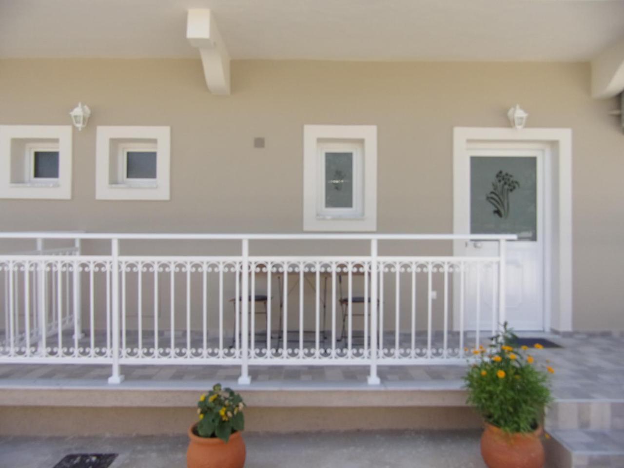 George Studios 1 Ипсос Экстерьер фото